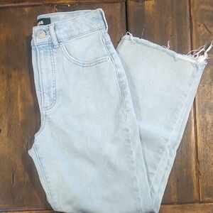 Express Light Wash Cropped Jeans
